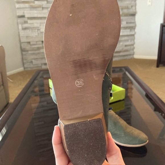 Dark green shoes, sz 8, side zipper - Picture 6 of 7